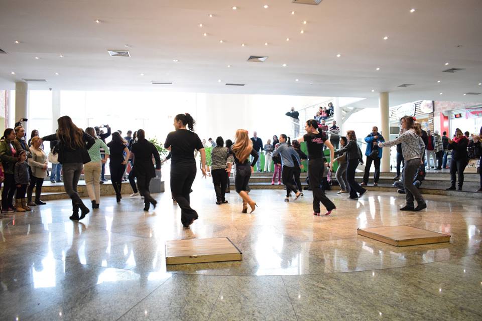 APRESENTAÇÃO no Mercado Municipal de Curitiba – OUTUBRO ROSA