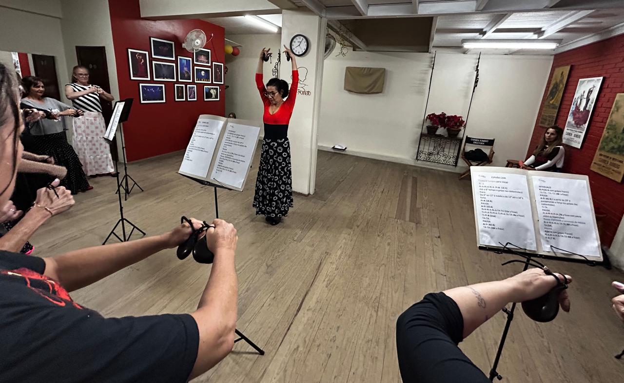 Grupo Carmen Romero se apresenta na Feiarte